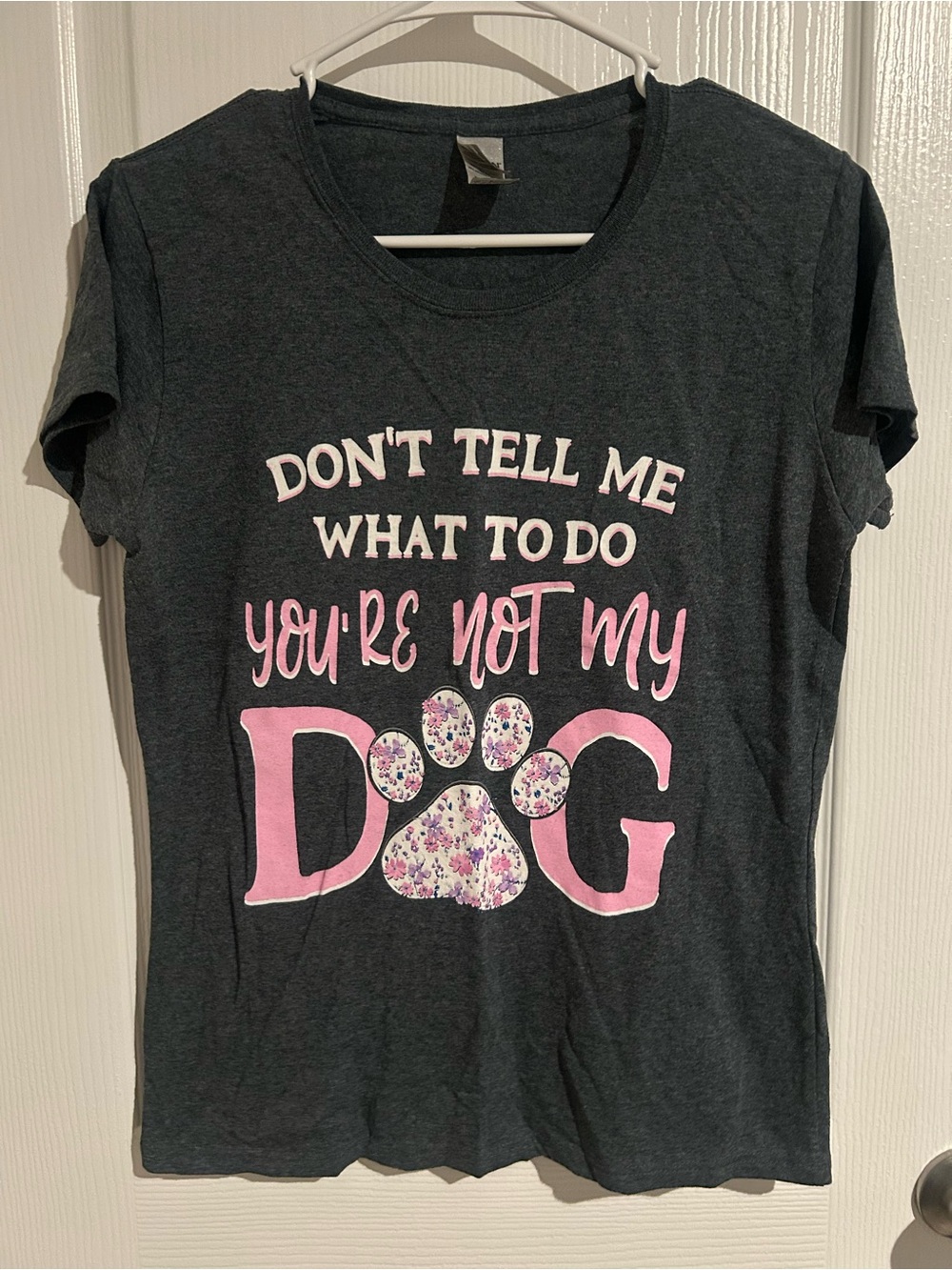 Gildan Graphic Dog T-Shirt Grey & Pink Medium